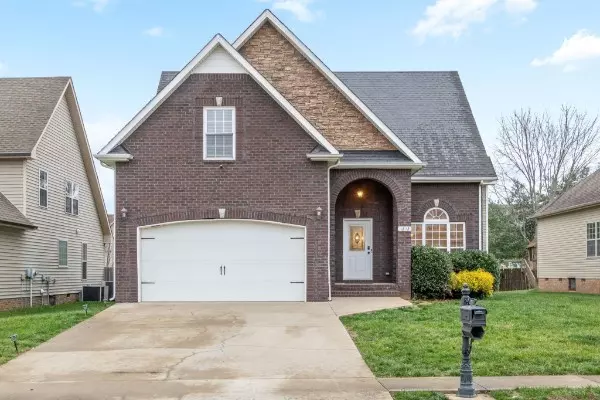 1212 Chinook Cir, Clarksville, TN 37042