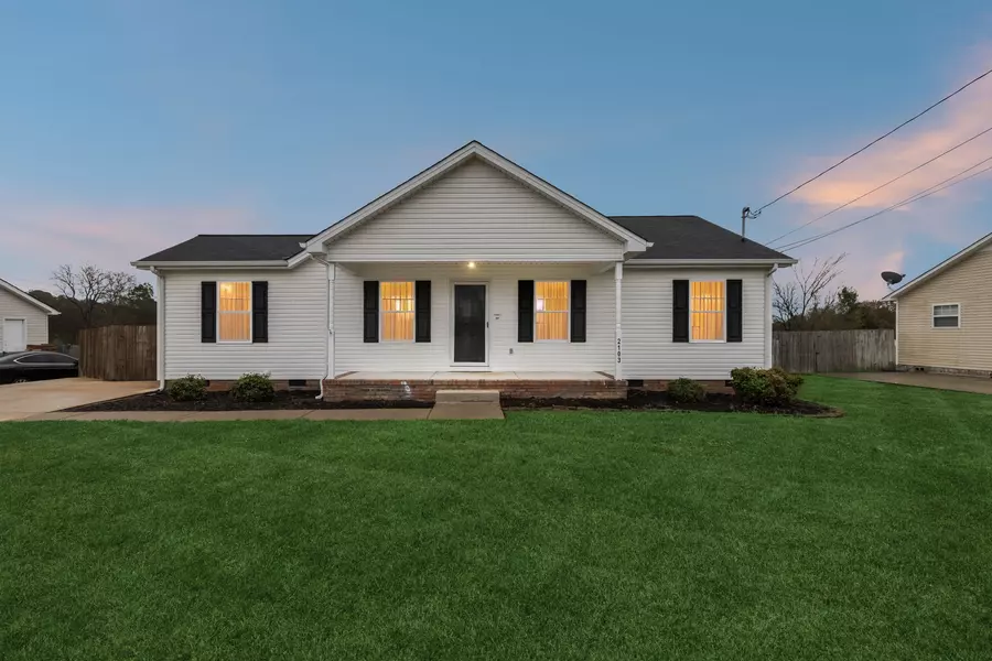 2103 Hollandale Cir, Columbia, TN 38401