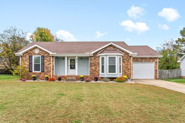 3413 Oak Park Dr, Clarksville, TN 37042