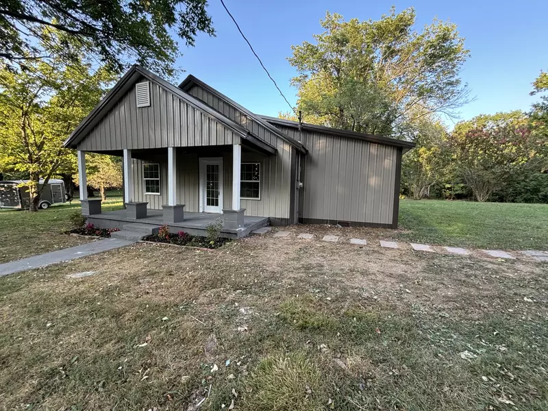 3907 Dickens Hill Rd, Bradyville, TN 37026