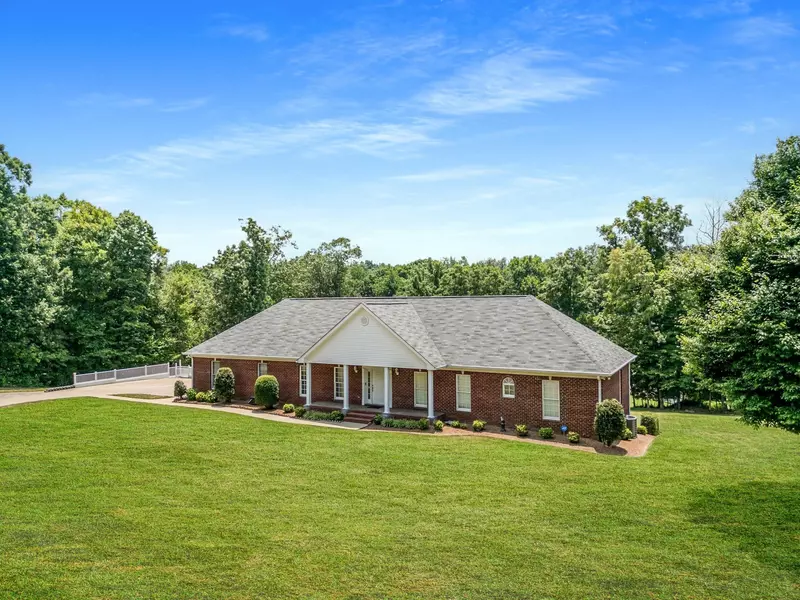 117 Clairmont Dr, Dickson, TN 37055