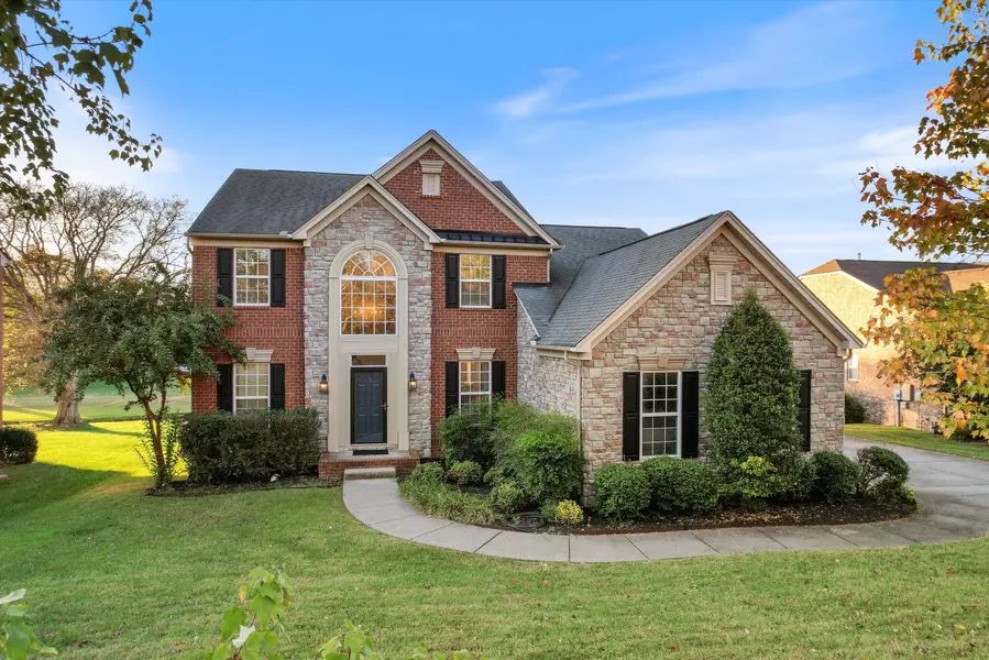 1063 Avery Trace Cir, Hendersonville, TN 37075