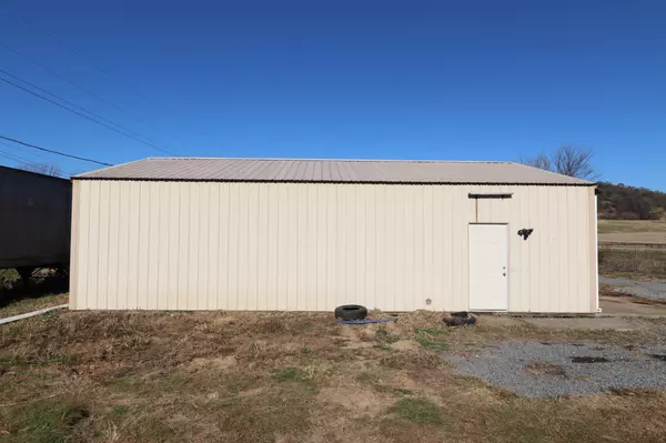 Hartsville, TN 37074,45 Middle Fork Road