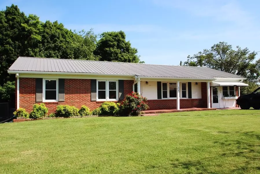 699 Old McMinnville St, Spencer, TN 38585