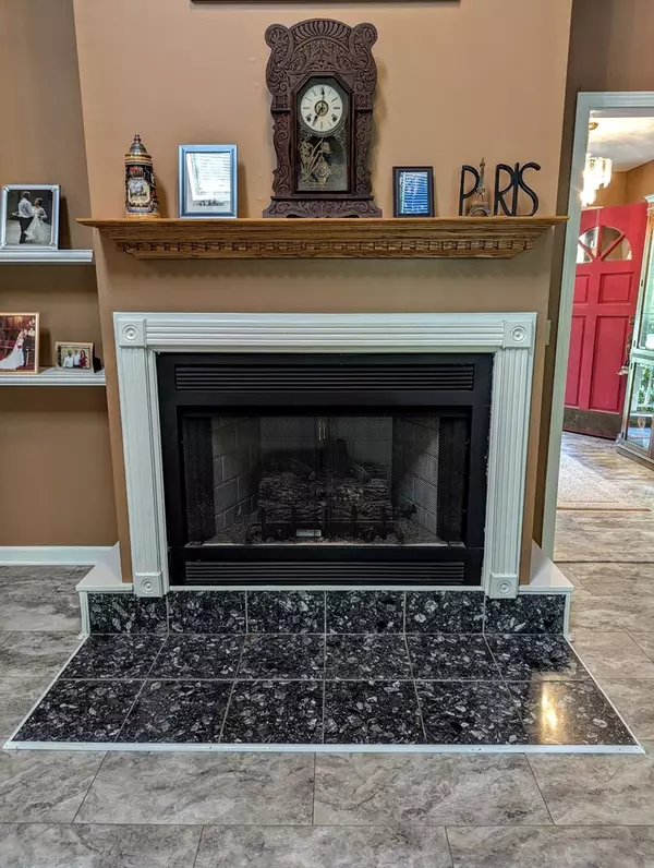 Paris, TN 38242,175 Castleton Cv