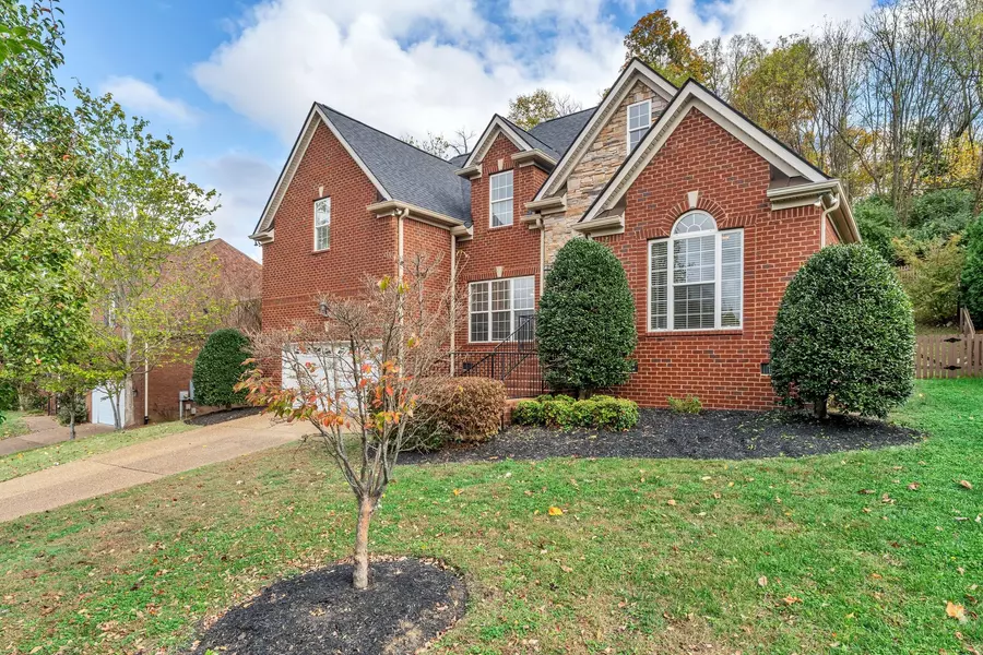 1490 Red Oak Dr, Brentwood, TN 37027