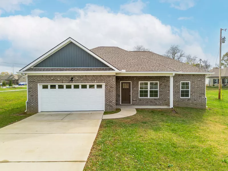 1317 Summer Station Dr, Chapel Hill, TN 37034