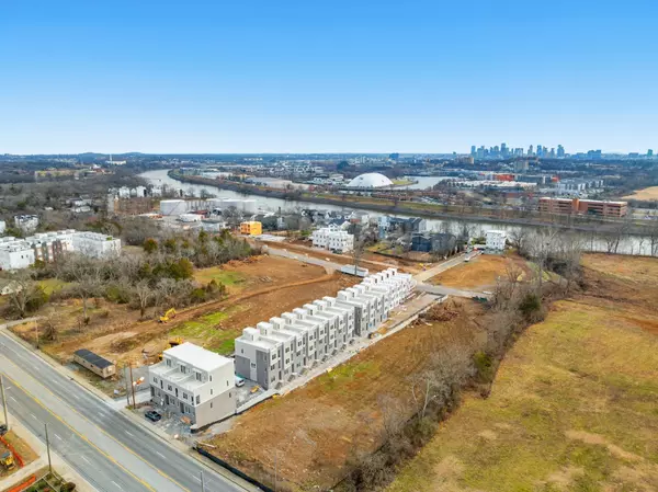 Nashville, TN 37218,1016 W Trinity Ln #15