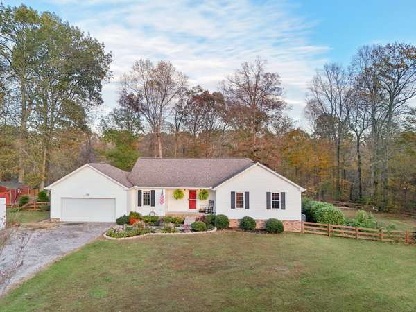 2375 Farms Cir, Woodlawn, TN 37191