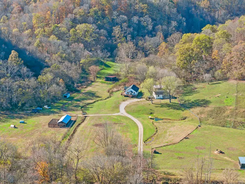 1277 Campbellsville Pike, Lynnville, TN 38472