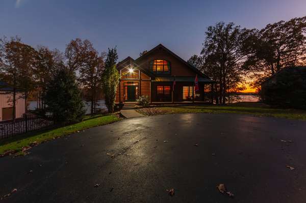 335 Mallard Point Cir, Camden, TN 38320