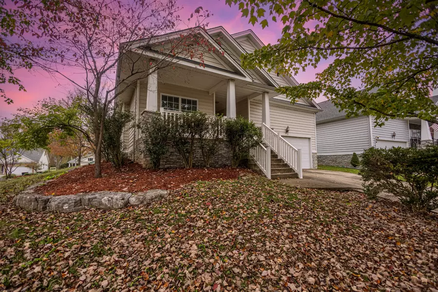 1945 Deep Woods Trl, Nashville, TN 37214