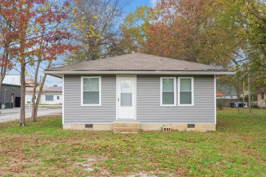 41 E 7th St, Parsons, TN 38363