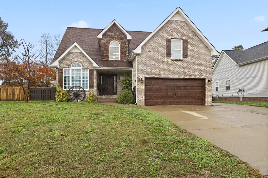 1622 Autumn Dr, Clarksville, TN 37042