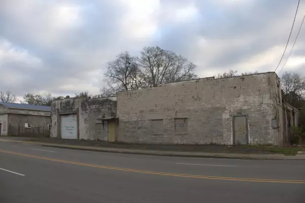 Shelbyville, TN 37160,520 East Depot Street #E