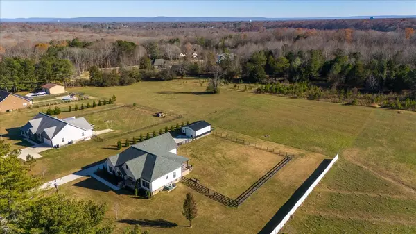 Manchester, TN 37355,883 Country Club Dr