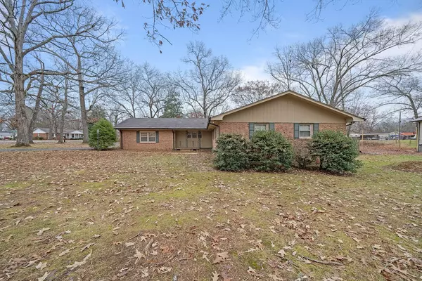 801 Westwood Dr, Tullahoma, TN 37388