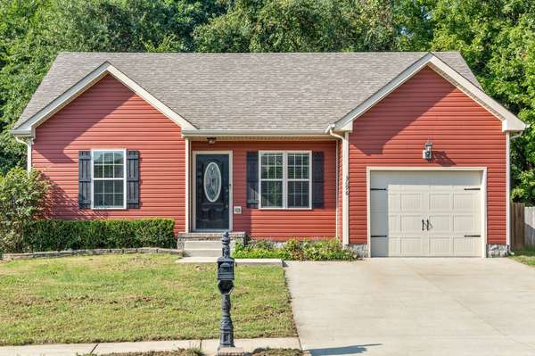 3696 Fox Tail Dr, Clarksville, TN 37040