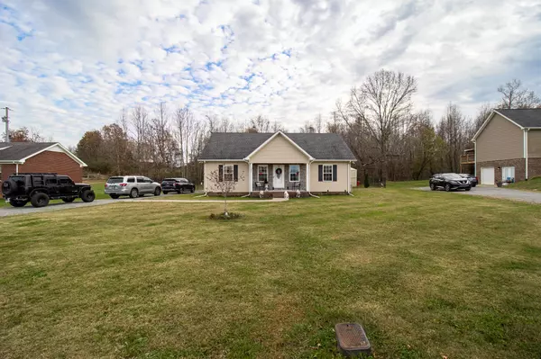 Lafayette, TN 37083,586 Tuck Rd