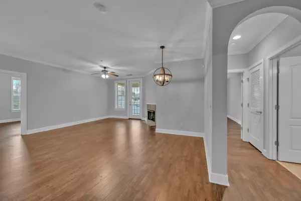 Brentwood, TN 37027,305 Seven Springs Way #302