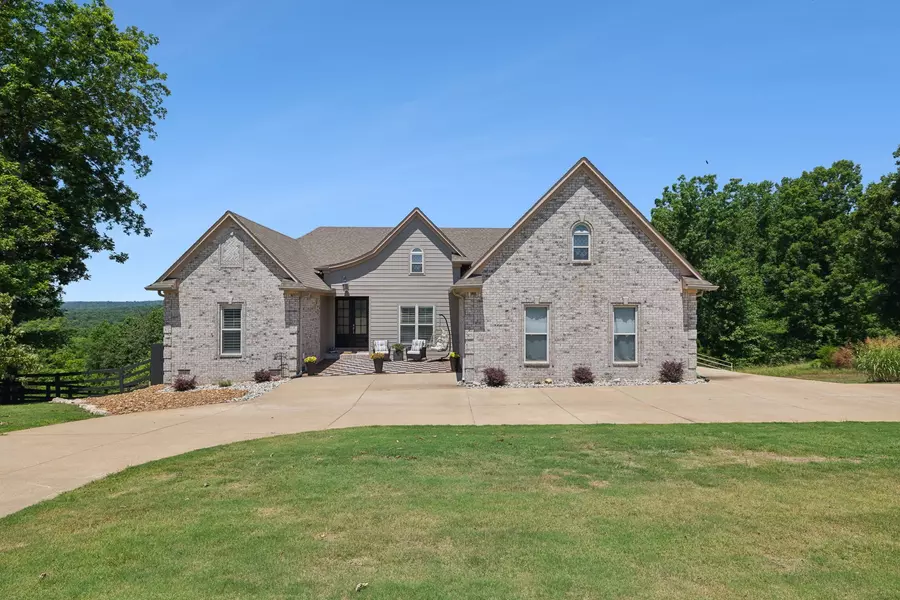 300 Rivers Edge Dr, Bath Springs, TN 38311