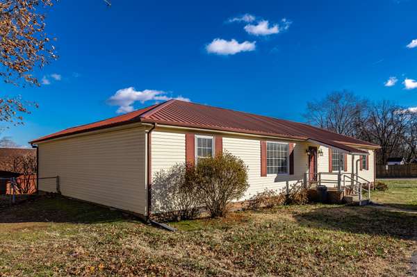 4545 Church St #B, Greenbrier, TN 37073