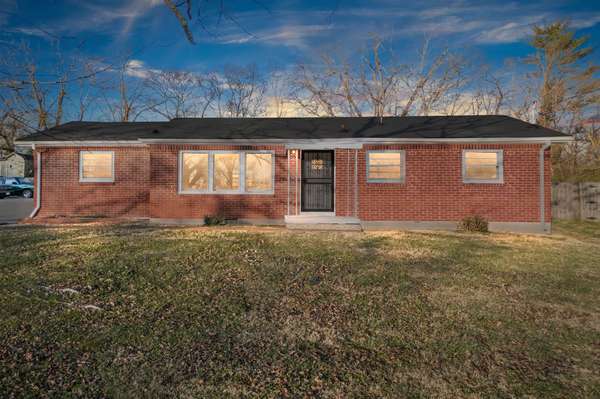 121 Ray Ave, Old Hickory, TN 37138