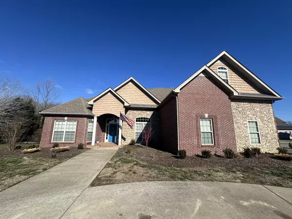 1076 Willow Cir, Clarksville, TN 37043