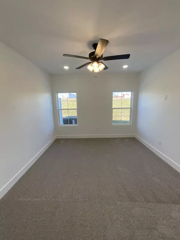 Shelbyville, TN 37160,715 S Wall St