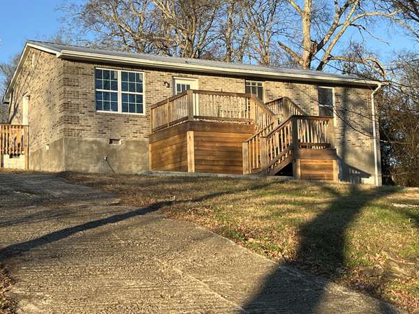 604 Jefferson St #E, Pulaski, TN 38478