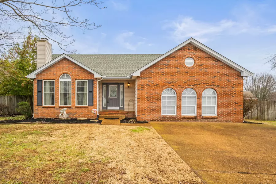 1006 Shadowbrook Dr, Greenbrier, TN 37073