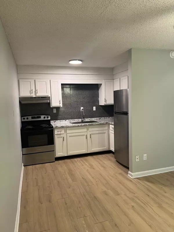 Clarksville, TN 37042,115 Walnut St #17