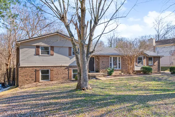 236 Green Harbor Rd, Old Hickory, TN 37138