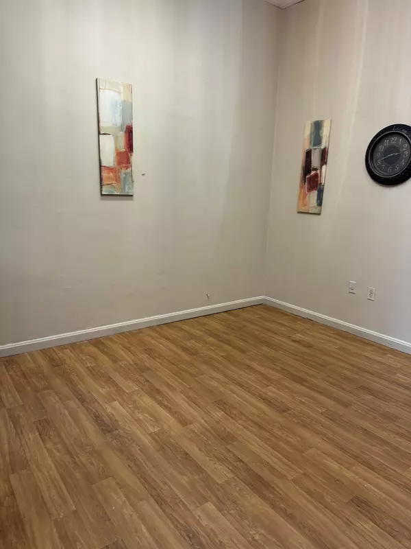 210 S Main St, Shelbyville, TN 37160