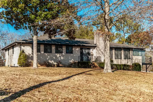 104 Fonnic Dr,  Goodlettsville,  TN 37072
