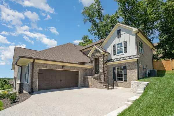 172 Cobbler Cir,  Hendersonville,  TN 37075