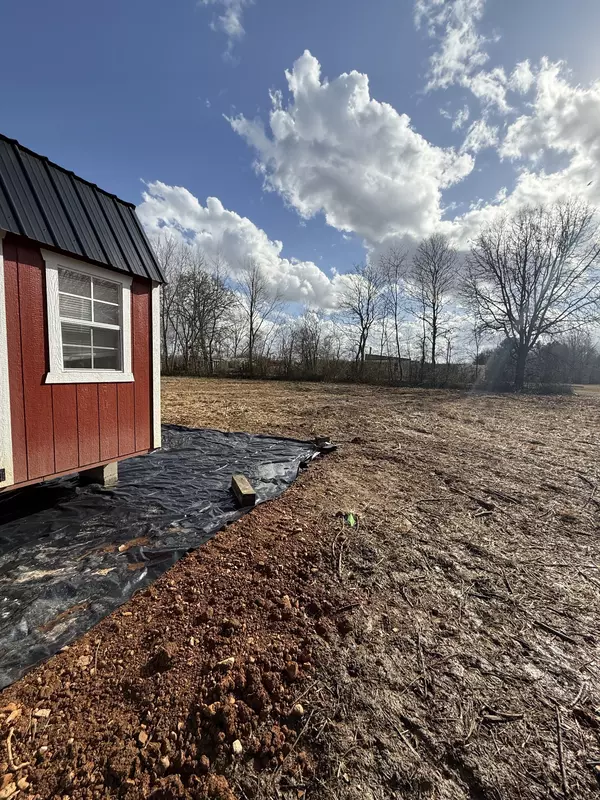 Hohenwald, TN 38462,174 Mail Rd