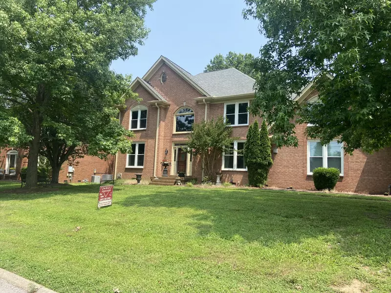 102 Ballentrae Ct, Hendersonville, TN 37075