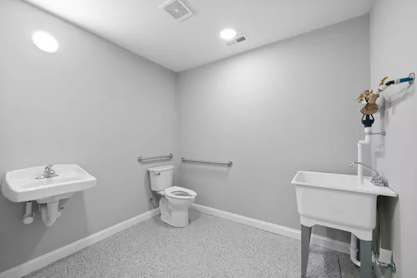 Clarksville, TN 37040,1030 Smokestack Dr Suite C