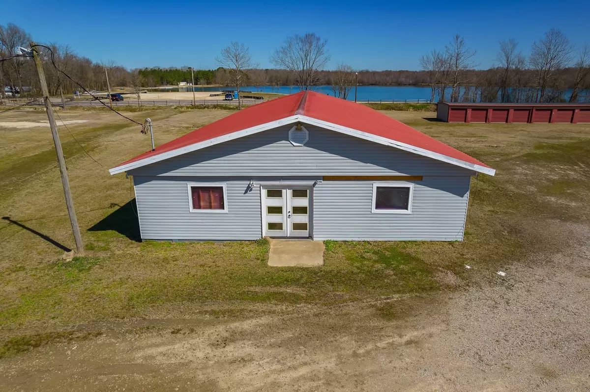 Bolivar, TN 38008,600 E Market St