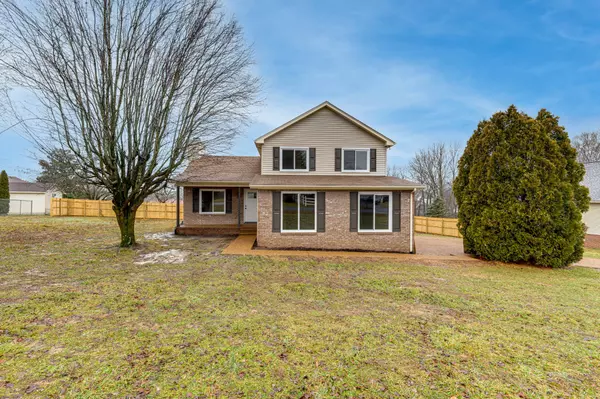 3006 West Dr, Greenbrier, TN 37073