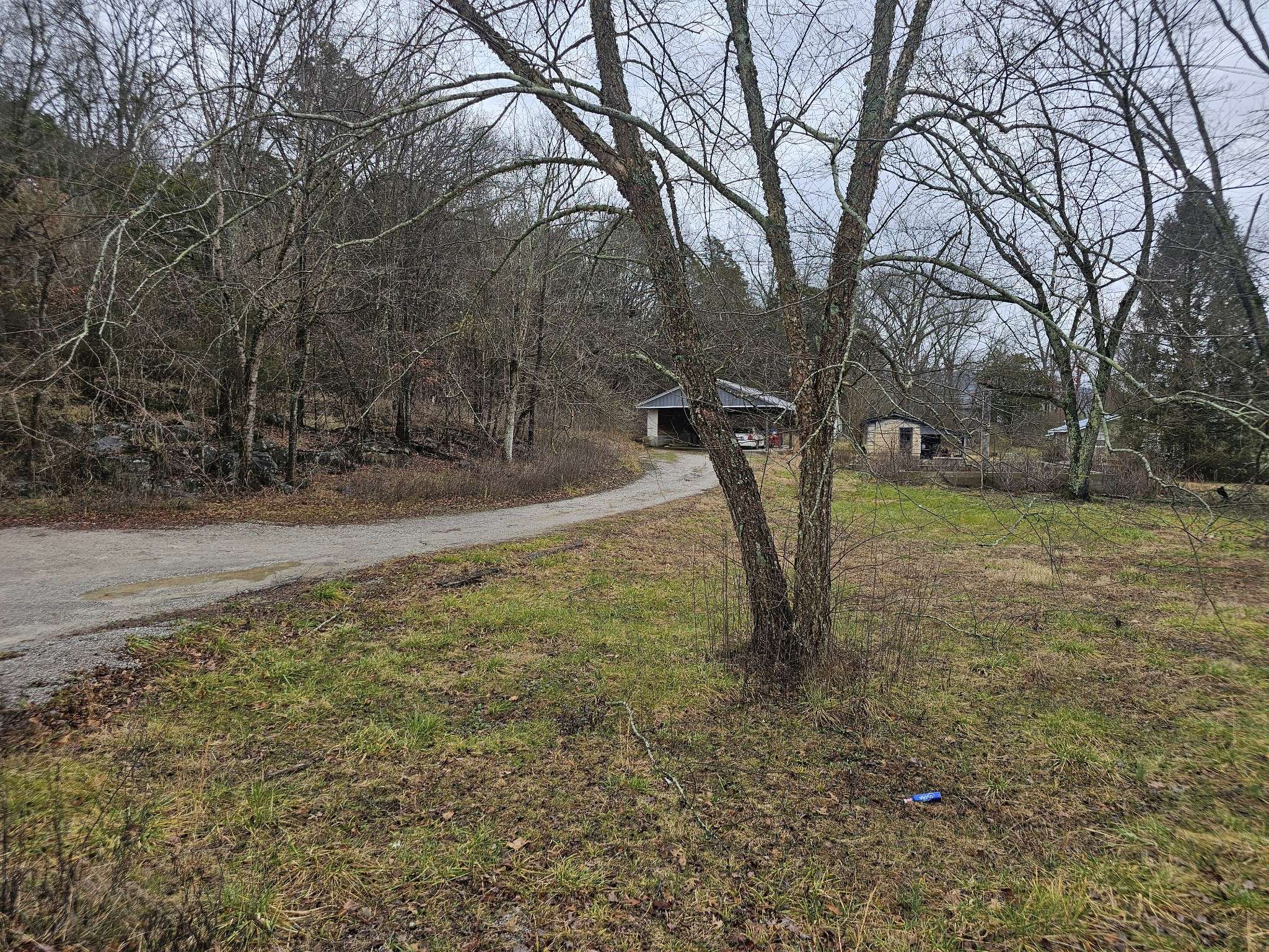 Pelham, TN 37366,32 Hawks Hollow Rd
