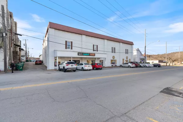 Waverly, TN 37185,114 N Church St