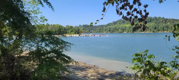 Clifton, TN 38425,2563 Hardin Bottom River Rd