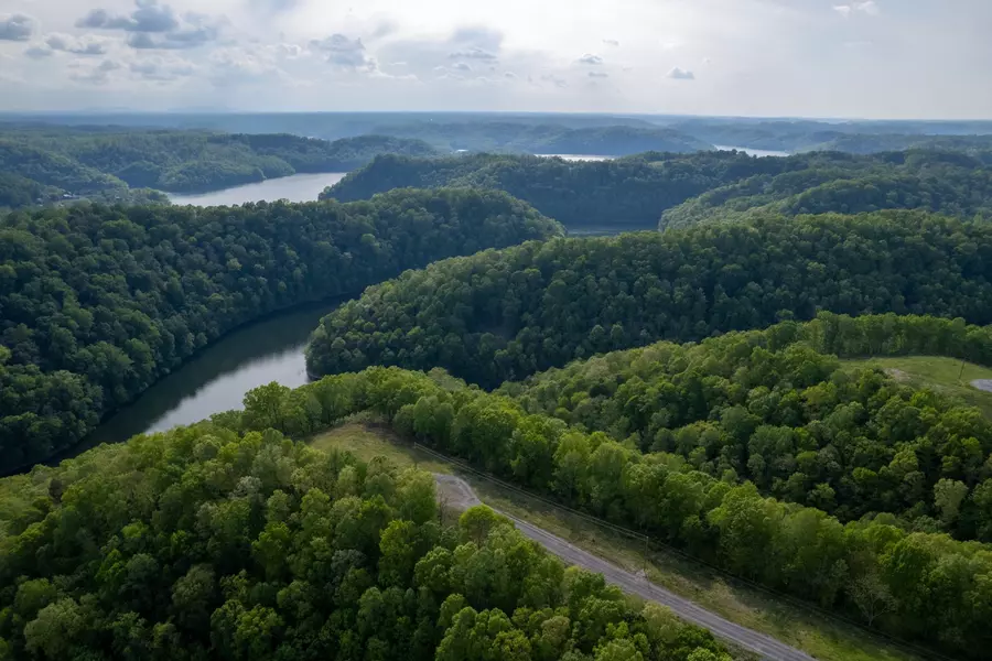 35 Eli Ln, Baxter, TN 38544
