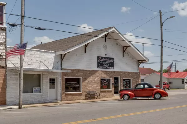Hohenwald, TN 38462,101 N Park St