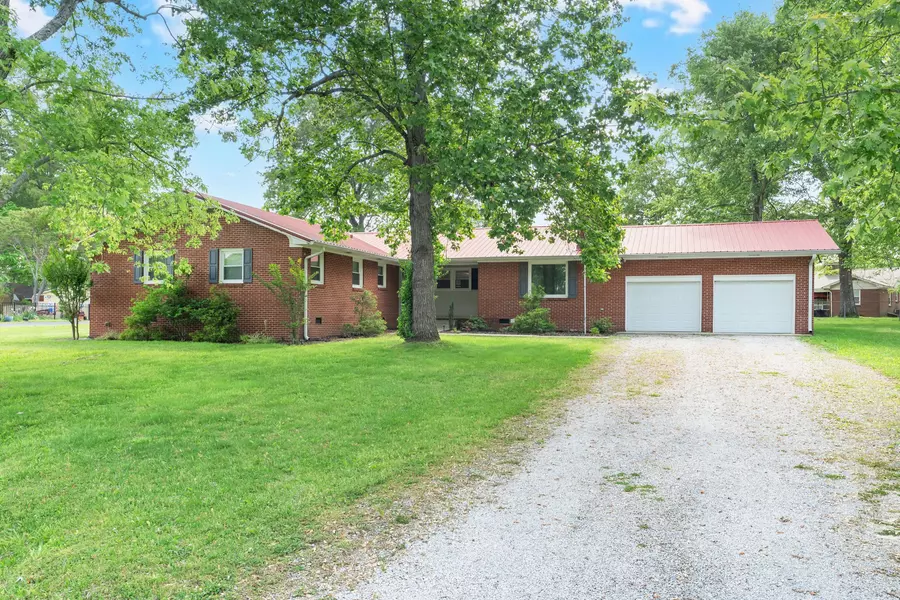 1311 Bel Aire Dr, Tullahoma, TN 37388