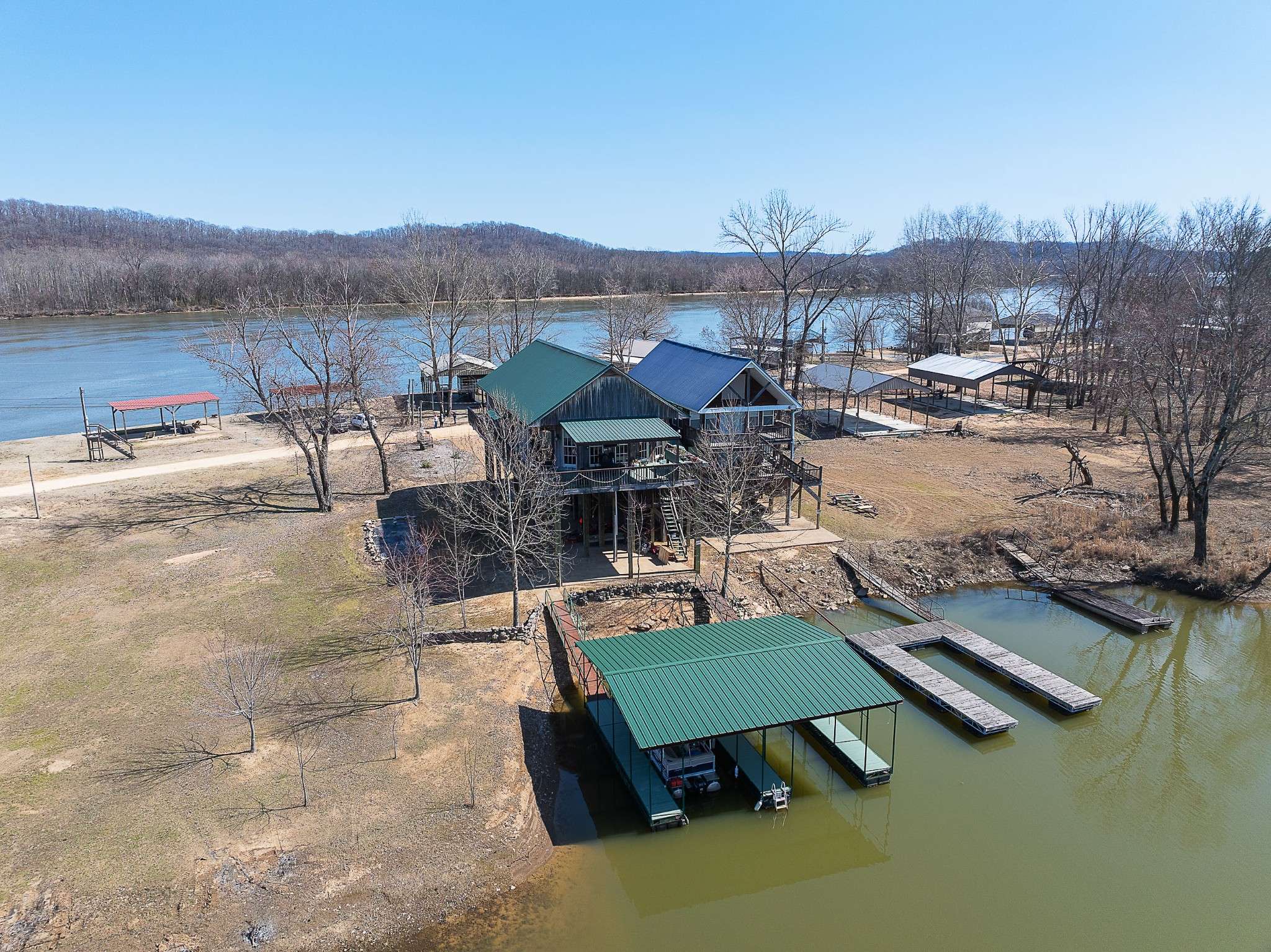 671 Gumdale Cv, Decaturville, TN 38329