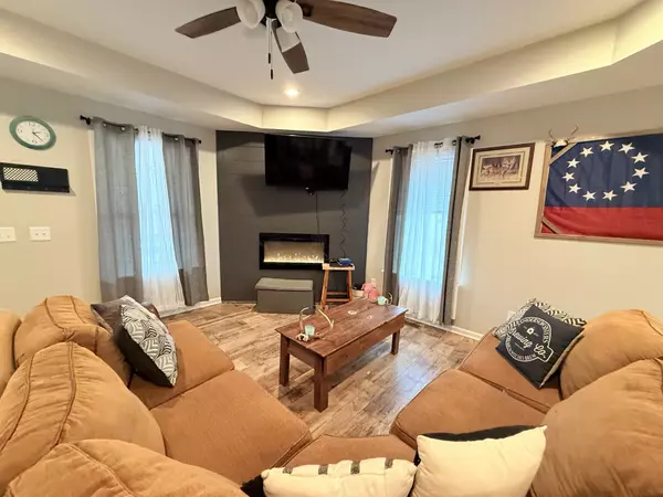 Bethpage, TN 37022,695 Hog Back Ridge Rd