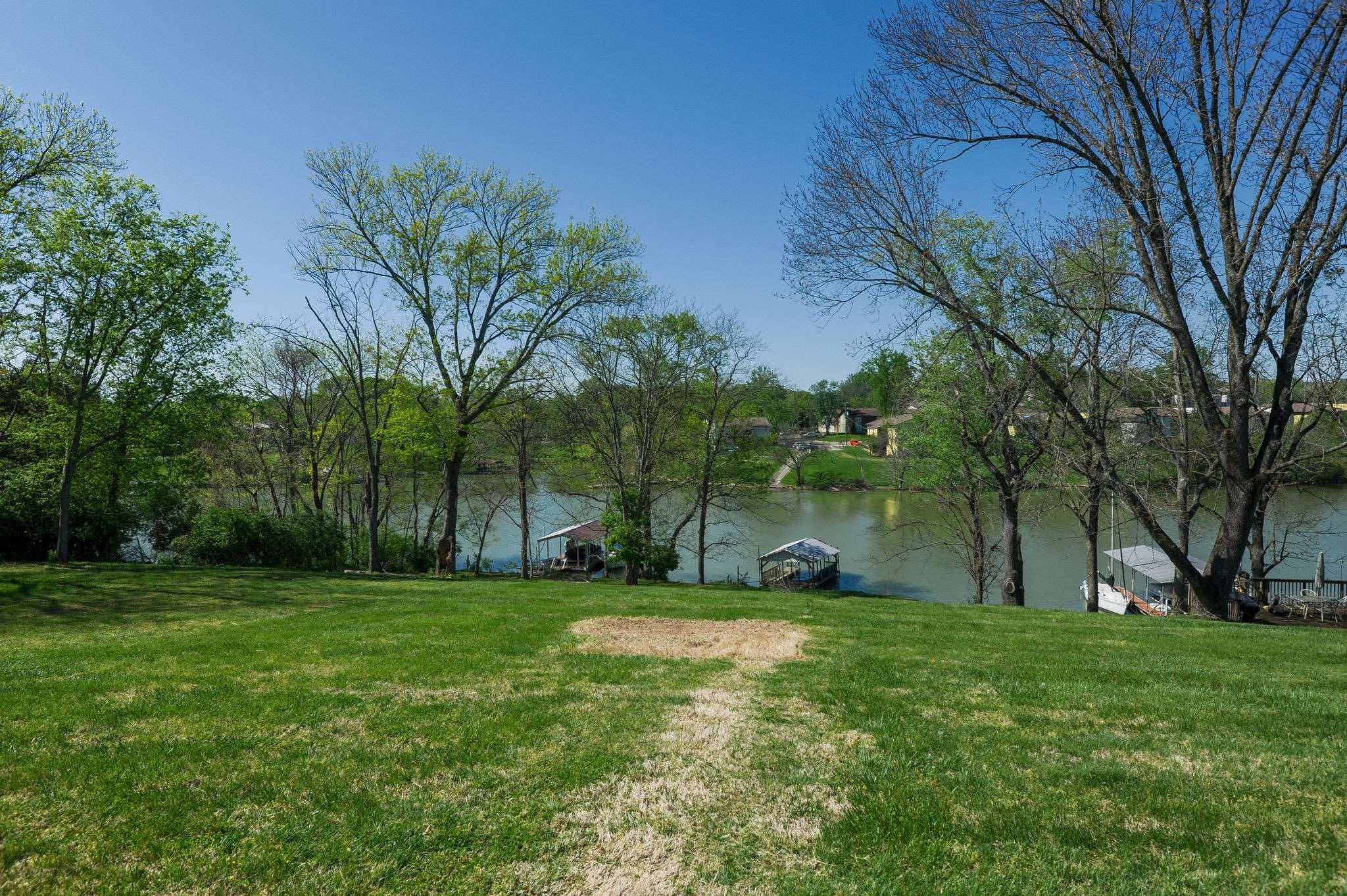Hendersonville, TN 37075,128 Lakeview Dr